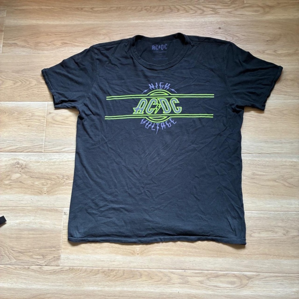 Vintage AC/DC High Voltage Graphic Tee • Black • Men’s Large • Single-Stitch
